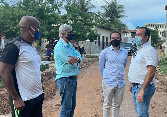Prefeitura de Maceió detalha projeto de revitalização para moradores da Garça Torta