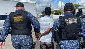 Guarda Municipal prende mulher suspeita de homicídio com auxílio de totem de segurança