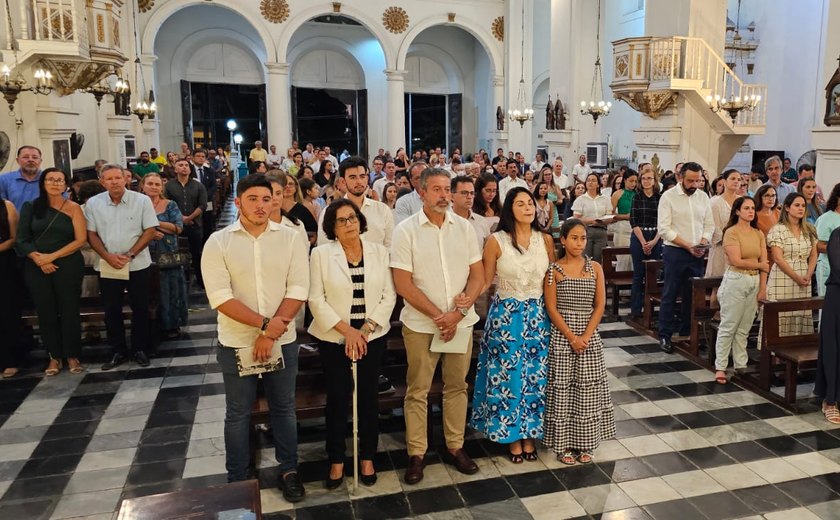 Amigos, familiares, autoridades e admiradores reverenciam Benedito de Lira em Missa de 7º Dia