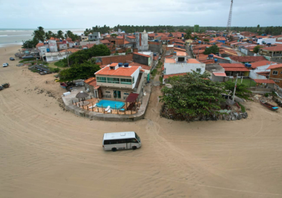 Minuta de TAC sobre ordenamento na Praia do Peba é discutida com o município