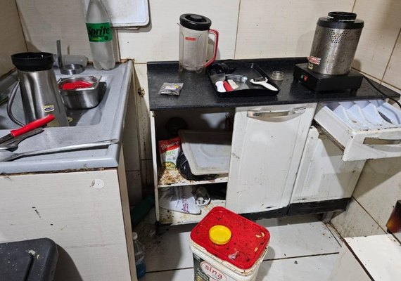 Vigilância Sanitária interdita hamburgueria por descumprir normas sanitárias