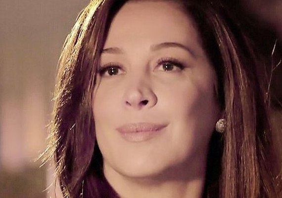 Polícia investiga atriz Claudia Raia por suposto exercício ilegal da profissão