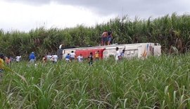 Acidente com ônibus interestadual deixa seis feridos em Ibateguara