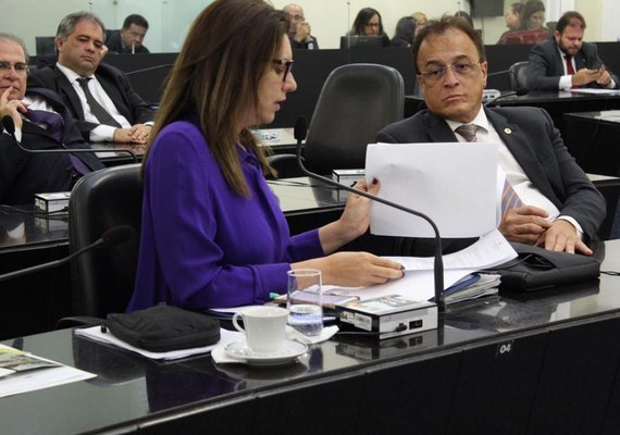 Assembleia aprova projetos de lei relacionados às doulas e ao parto humanizado em Alagoas