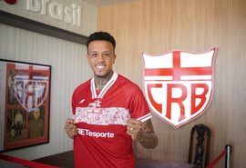 CRB repudia ato racista contra o volante Luizão e cobra protocolo da arbitragem