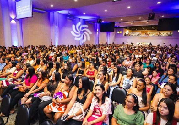 Prefeitura entrega certificados a mil mulheres do Banco da Mulher Empreendedora