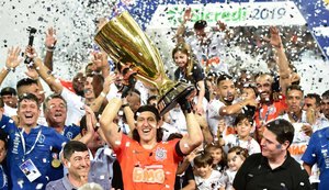 Corinthians vence em casa, é tricampeão paulista e São Paulo mantém jejum de taças