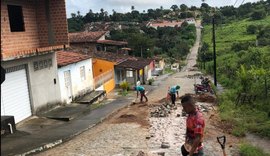 Secretaria de Serviços Públicos recupera ruas de Penedo