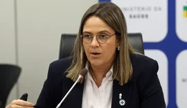 Representante do MS visita carreta de saúde da mulher e vistoria veículos para transporte de pacientes