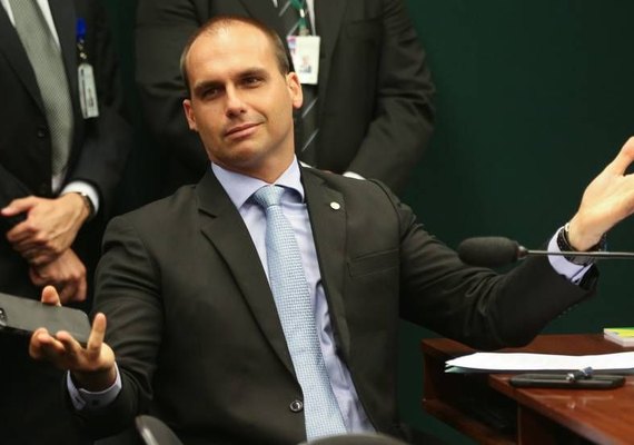 Bolsonaro diz que cogita nomear o filho Eduardo embaixador do Brasil nos EUA