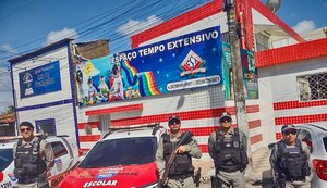 Polícia Militar visita colégio após alunos receberem ameaças em Maceió