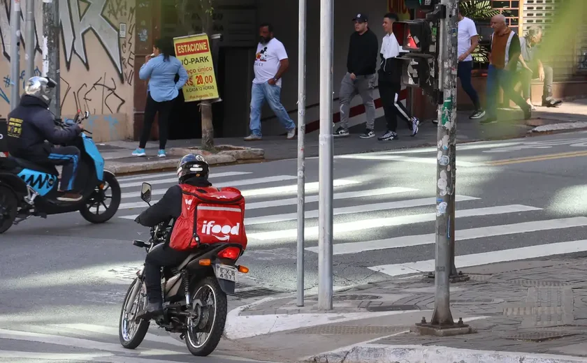 Votação de vínculo entre motoristas e apps será em 30 dias, diz Fachin