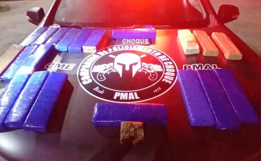 Ford Fiesta é parado com 20 tabletes de maconha escondidos em embalagem de ração