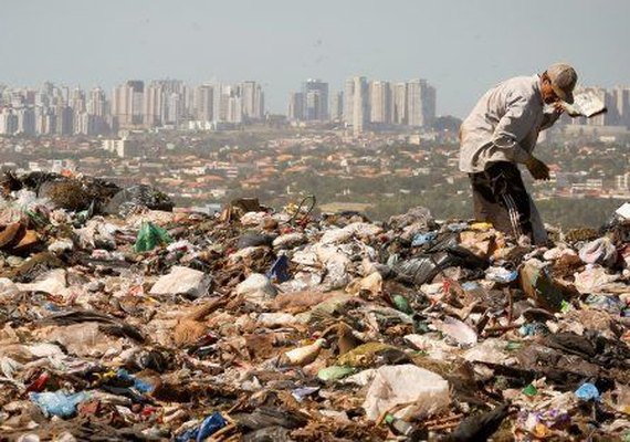 Volta do Brasil ao Mapa da Fome é retrocesso inédito no mundo, diz especialista