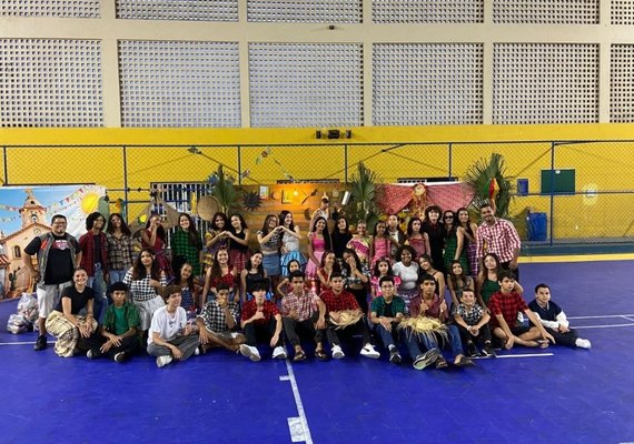 Alunos de projetos esportivos participam de festa de São João especial