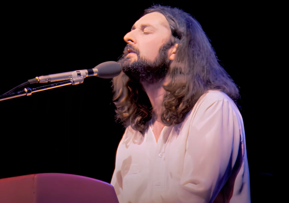 Morre Rick Davies, vocalista do Supertramp, aos 81 anos