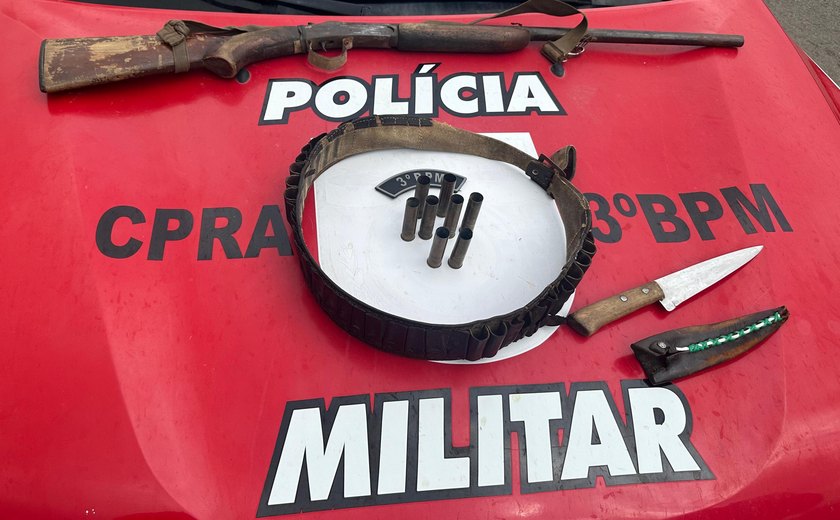 Polícia apreende duas armas de fogo e drogas, em Arapiraca e Limoeiro de Anadia