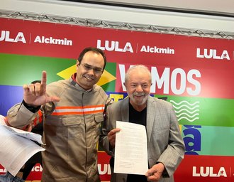 Urbanitários de Alagoas entregam carta ao presidente Lula pedindo a reestatização da ELETROBRAS/CHESF