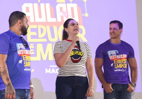 Primeiro domingo do Educar é Massa capacita alunos e ex-alunos da rede pública para o Enem