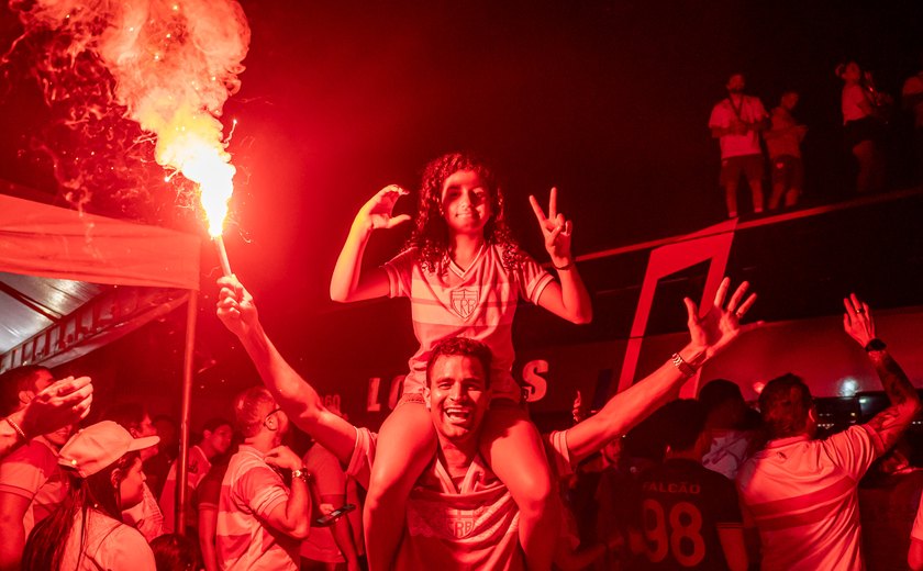 Torcida comemora pentacampeonato histórico do CRB no fim de semana