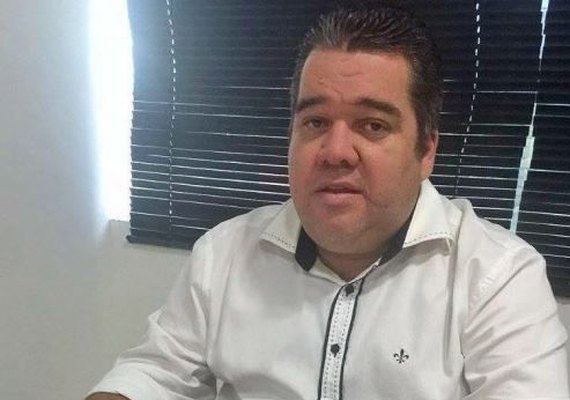 Gustavo Feijó anuncia licença da Prefeitura de Boca da Mata