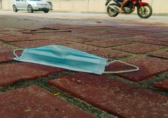 Impactos ambientais do descarte de máscaras podem durar anos
