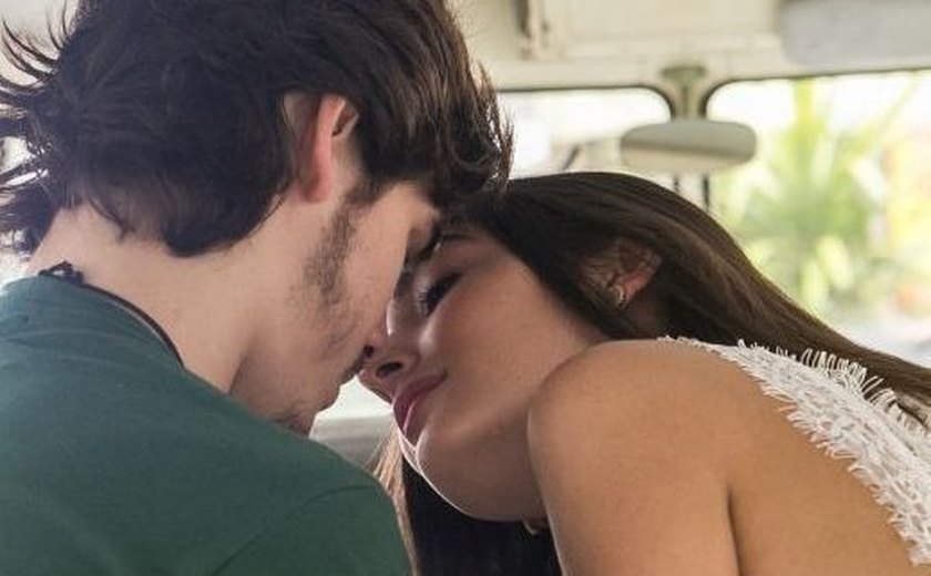 Novela 'Rock Story': Vem por aí! Zac e Yasmin começam a namorar escondido