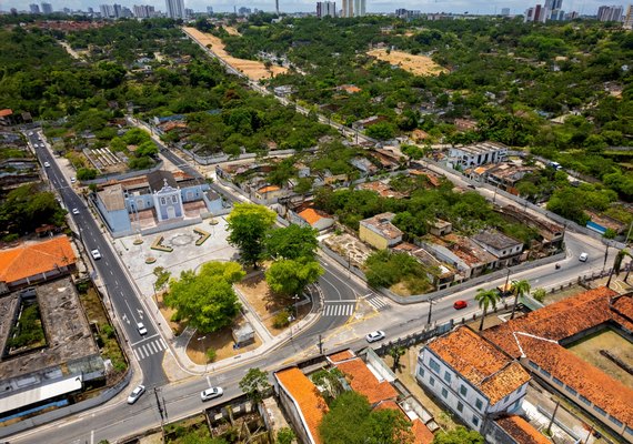 Concluídas as obras de mobilidade no binário do Calmon