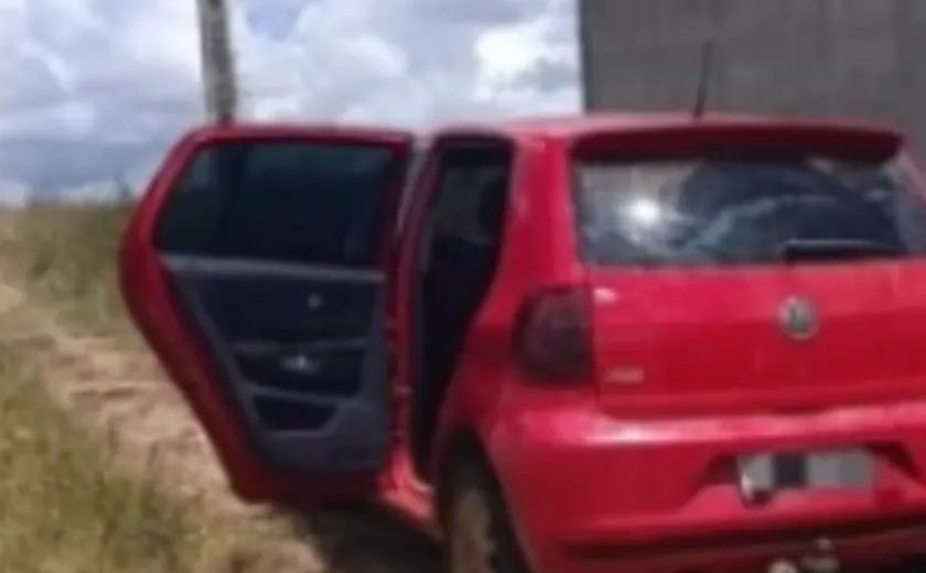 Casal de 19 anos que morreu dentro de carro em Igaci teria inalado gases tóxicos