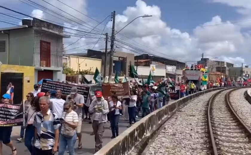 Grito dos Excluídos em Maceió: movimentos sociais protestam por direitos e contra a anistia