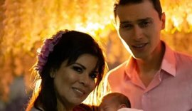 Mara Maravilha adota bebê de dois anos e realiza o sonho de ser mãe