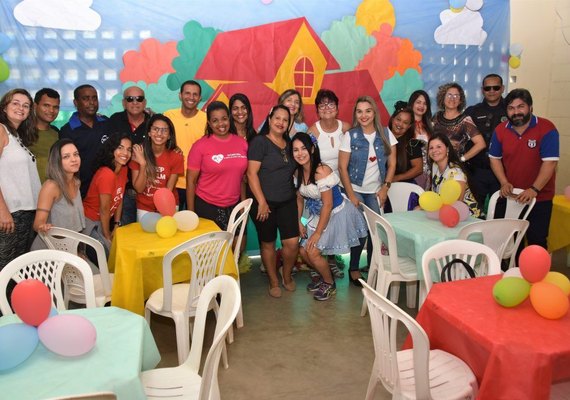 Capsi realiza festa de Carnaval para usuários e familiares