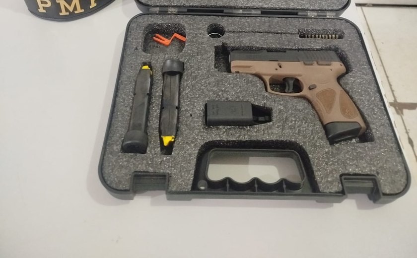 PM apreende arma de fogo durante cumprimento de mandado em Arapiraca