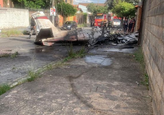 Avião de pequeno porte cai e deixa um morto em Belo Horizonte