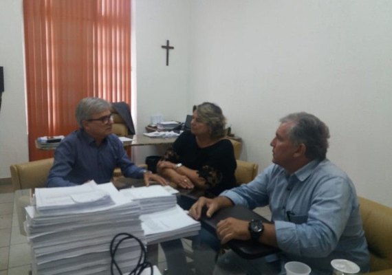 Coqueiro Seco/AL busca apoio da Casal para garantir água e saneamento