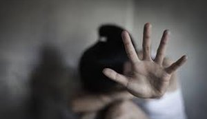Mulher é agredida por companheiro em discussão por divórcio