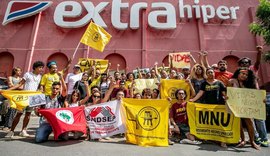 Ato em frente ao Extra do Rio protesta contra morte de jovem negro por segurança