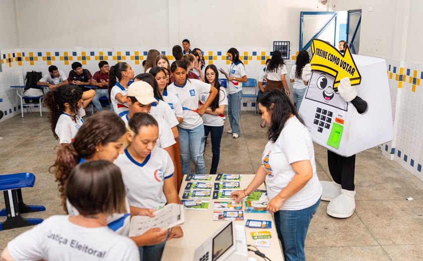 Em Ouro Branco, TRE beneficia estudantes jovens e idosos com treinamento de eleitores