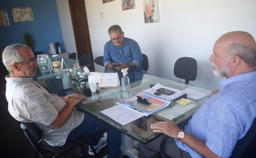 Presidente do Iteral reúne-se com prefeito de Chã Preta para discutir demarcação do município