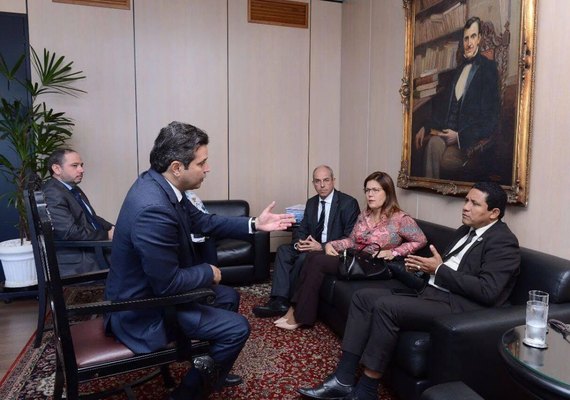Ministro se reúne com Júlio Cezar e anuncia investimentos para Palmeira