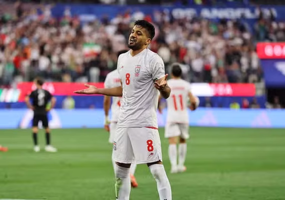 Irã e Nova Zelândia fazem jogo movimentado e estreiam com empate