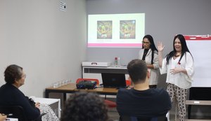 Roda de conversa e oficina de aquarela estimulam criatividade e força feminina