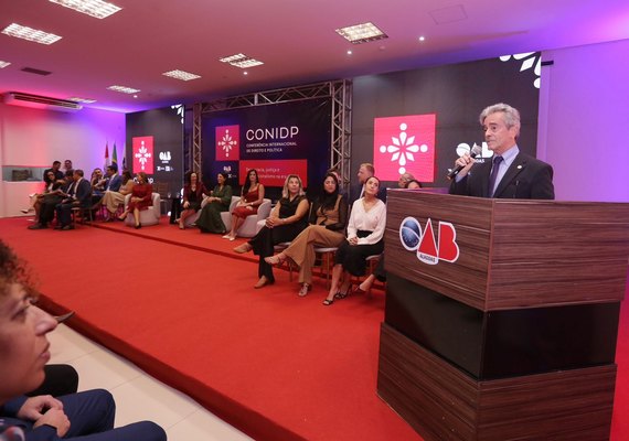 Bittencourt dialoga com advogados sobre garantia de direitos individuais e sociais