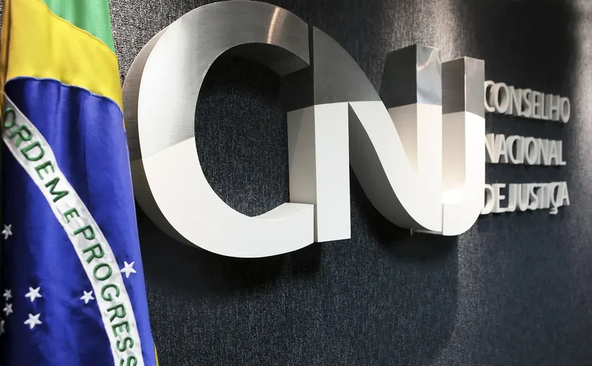 CNJ faz operação em gabinete de desembargador ligado a Nunes Marques