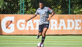 Robinho diz manter foco no Atlético-MG e critica especulações de saída