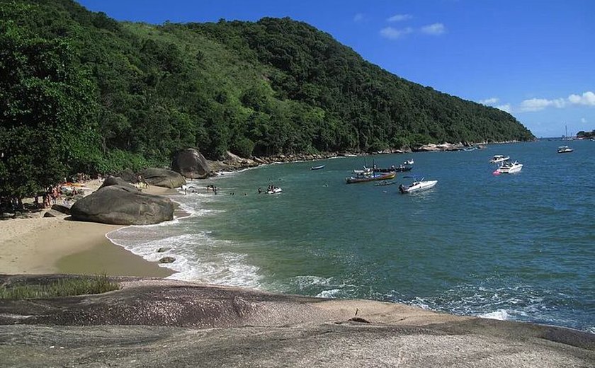 Homem obrigado a fazer PIX de R$ 10 mil em praia relata tortura psicológica em trilha