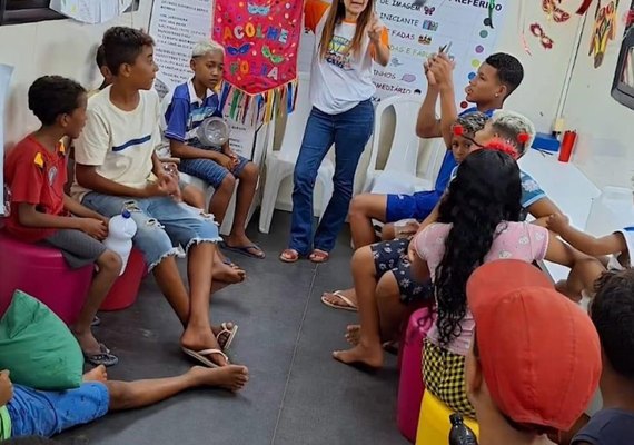 Biblioteca móvel promove bloco para crianças da Base de Acolhimento