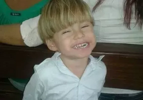 Começa julgamento da mãe e padrasto acusados por morte do menino Dyllan Taylor