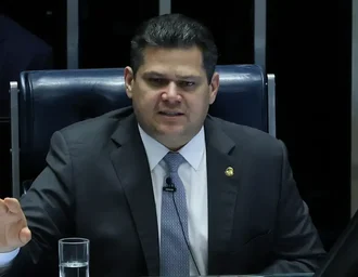 Alcolumbre mantém sessão da CPMI do INSS que quebrou sigilo de Lulinha