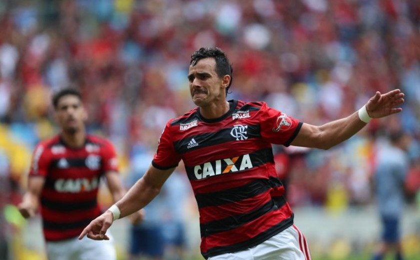 Flamengo vence Cruzeiro no Maracanã